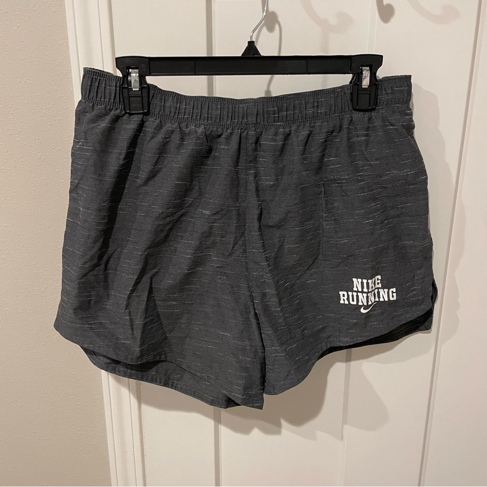 Nike | Men’s 5” running shorts size L